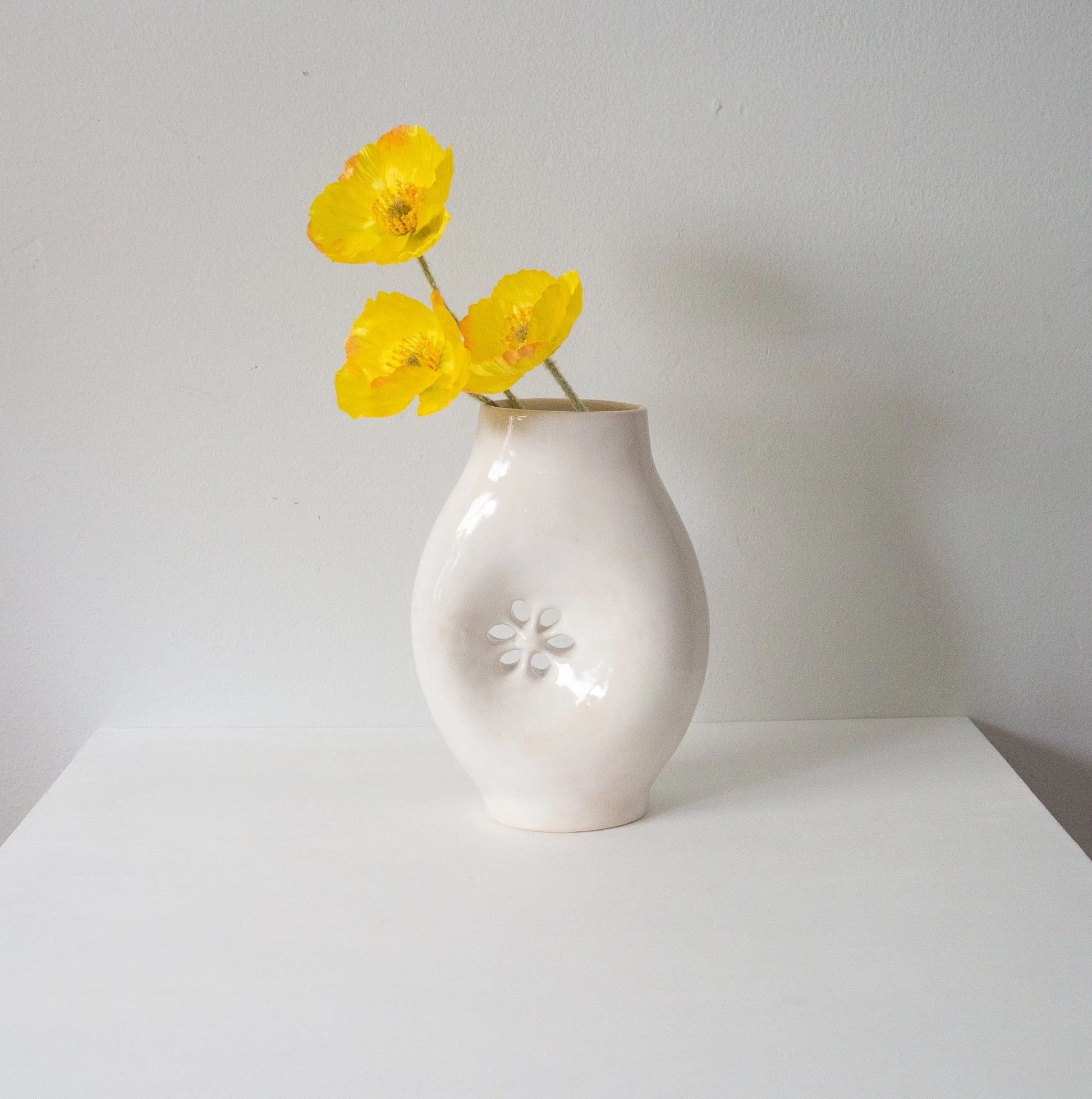 Daisy Vase | White