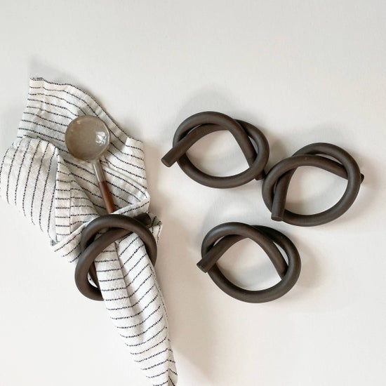 Ceramic Knot Napkin Rings | Chocolate | Set of 4